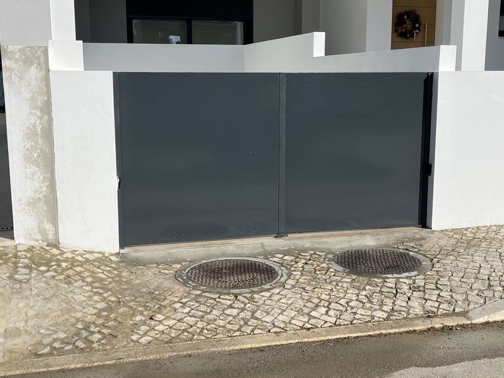 Realização de trabalhos de serralharia