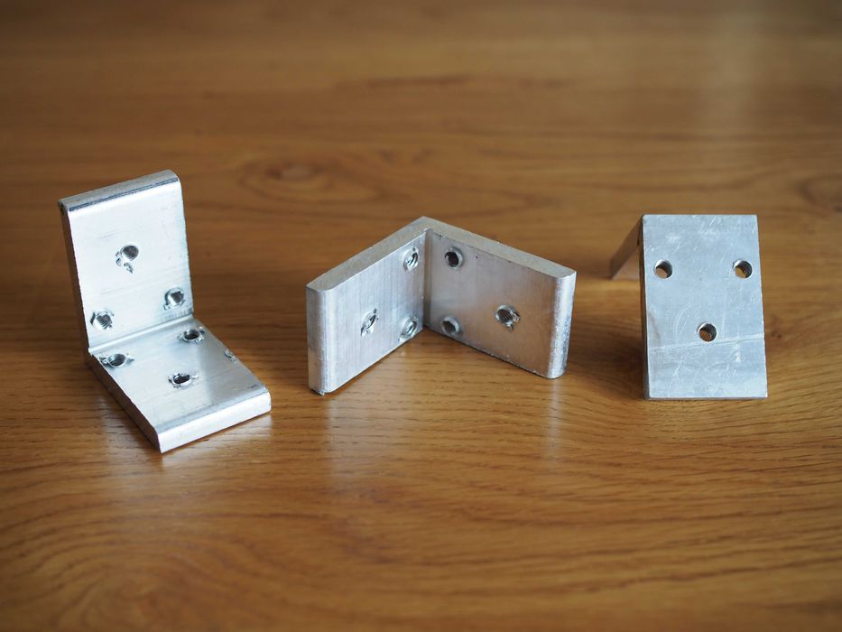 Kątownik montażowy aluminiowy 16 sztuk