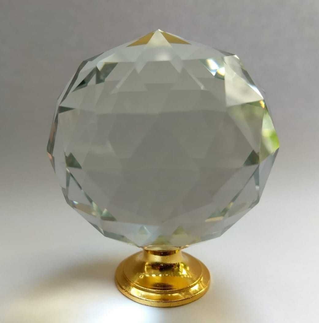 Uchwyt kryształowy kula 5 cm, stopka złoto