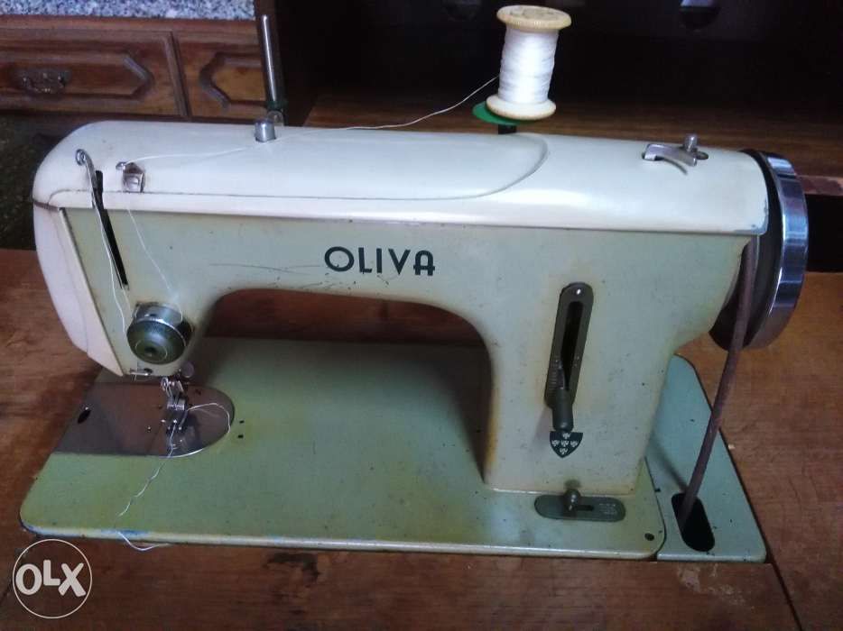 Maquina de costura OLIVA