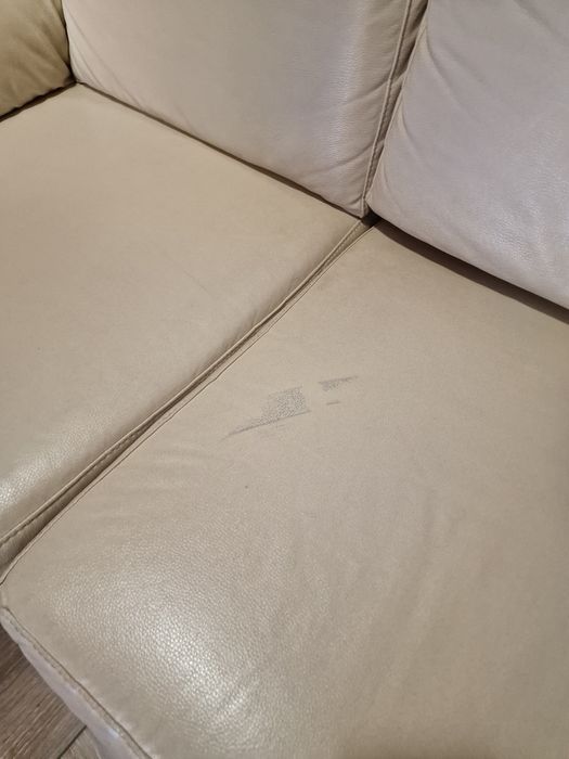 Sofá em Pele de 2 lugares