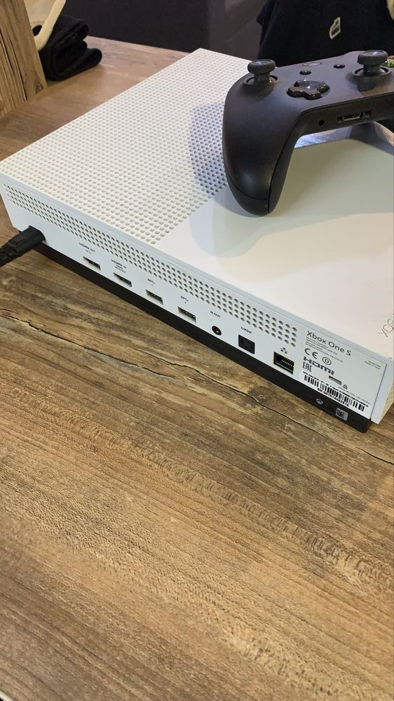 Консоль XBOX one s