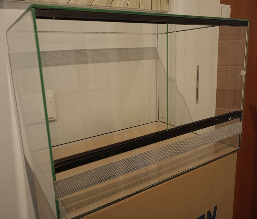 Terrarium/terraria 50x35x34 cm