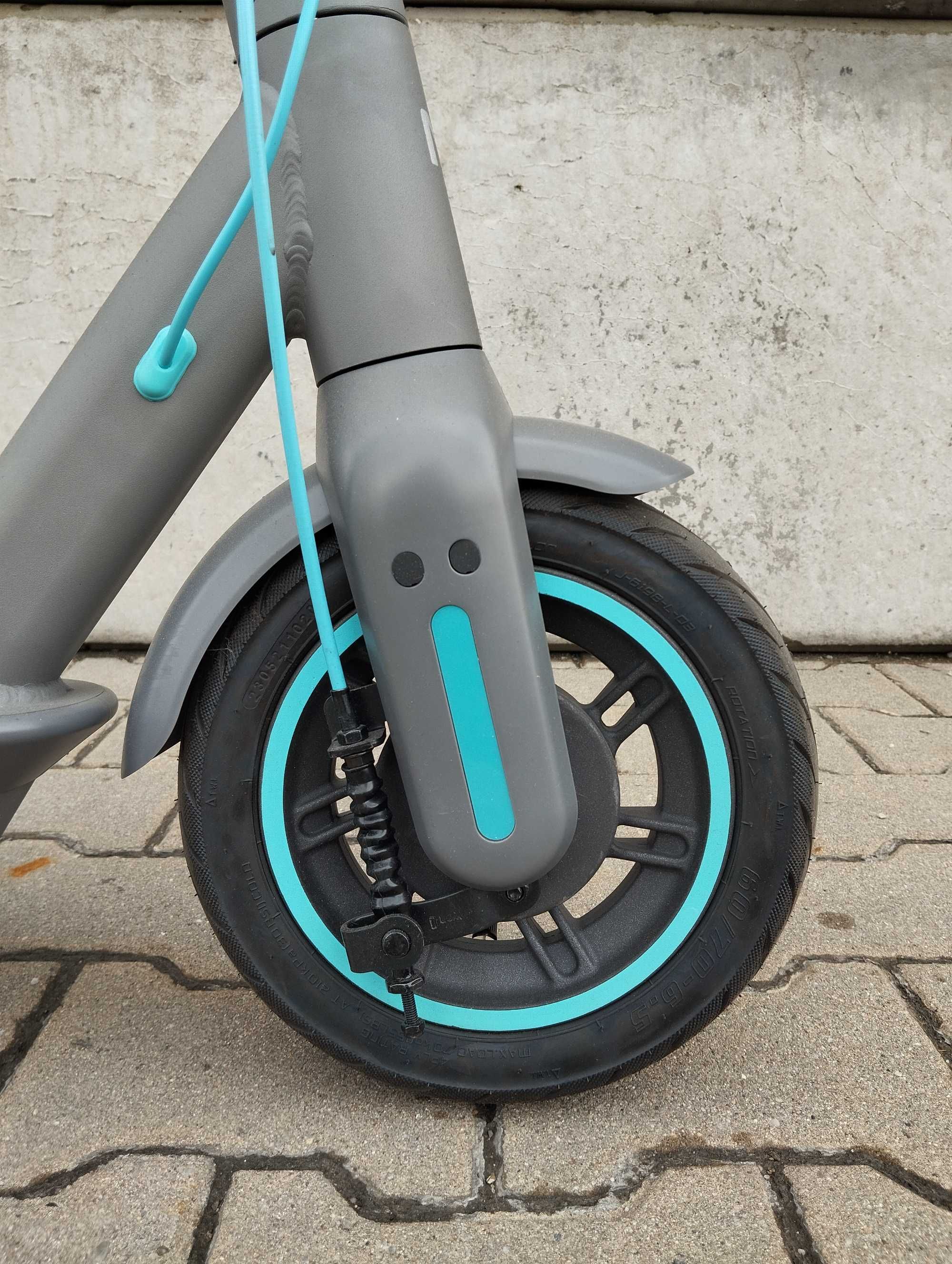 OKAZJA Hulajnoga elektryczna Motus Scooty 10