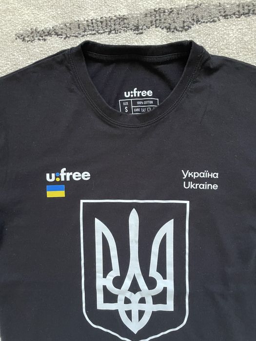 Патріотична чорна футболка