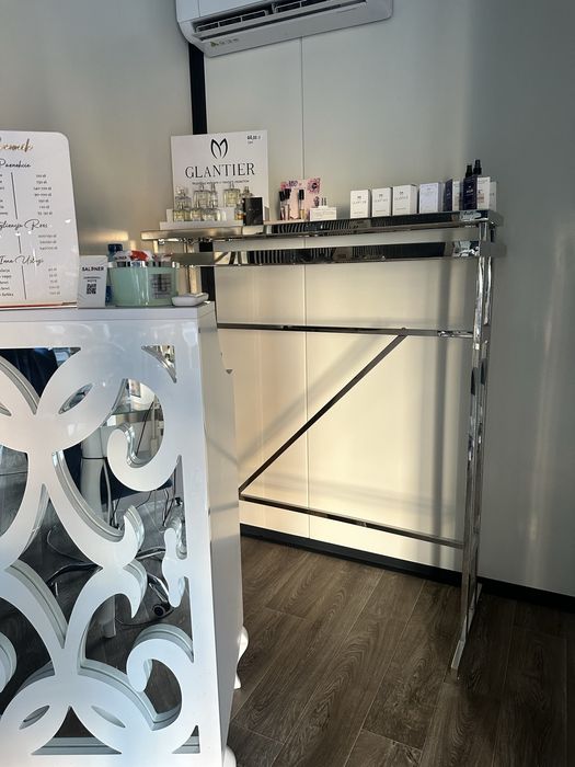Stojak Glamour na ubrania srebrno czarny