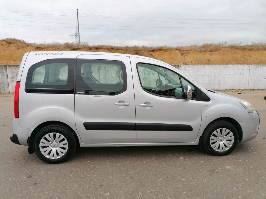 Срочно!!Продам Citroen Berlingo B9 в идеальном состоянии!