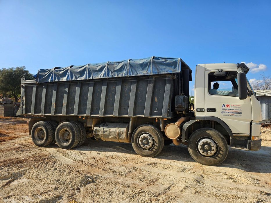 Volvo 8x4 basculante