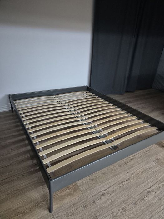 Łóżko i materac, używane