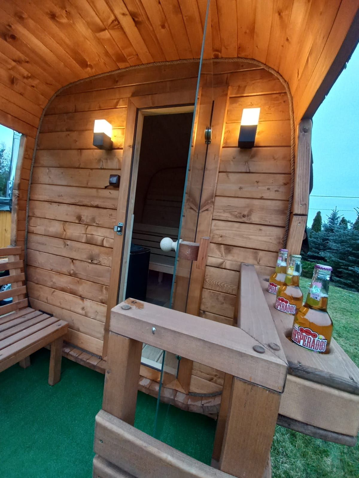 Mobilna bania/jacuzzi/sauna.