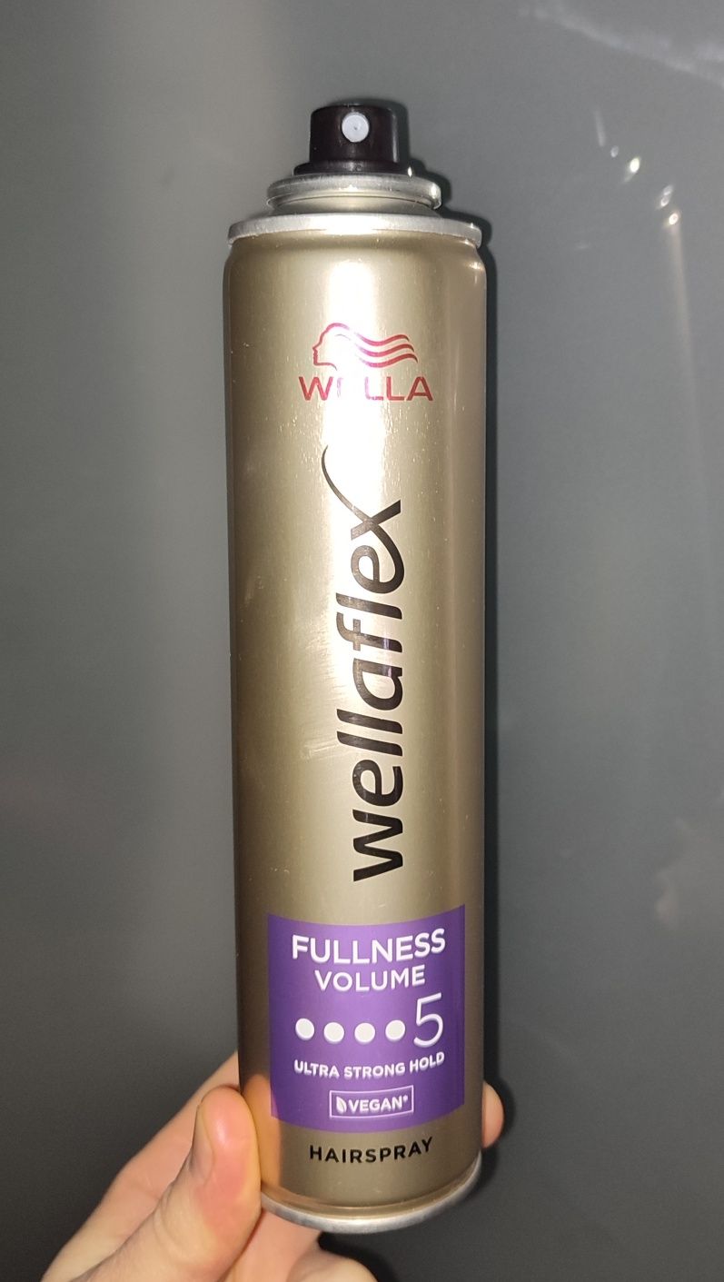Wellaflex fullness volume 5 lakier do włosów 250 ml