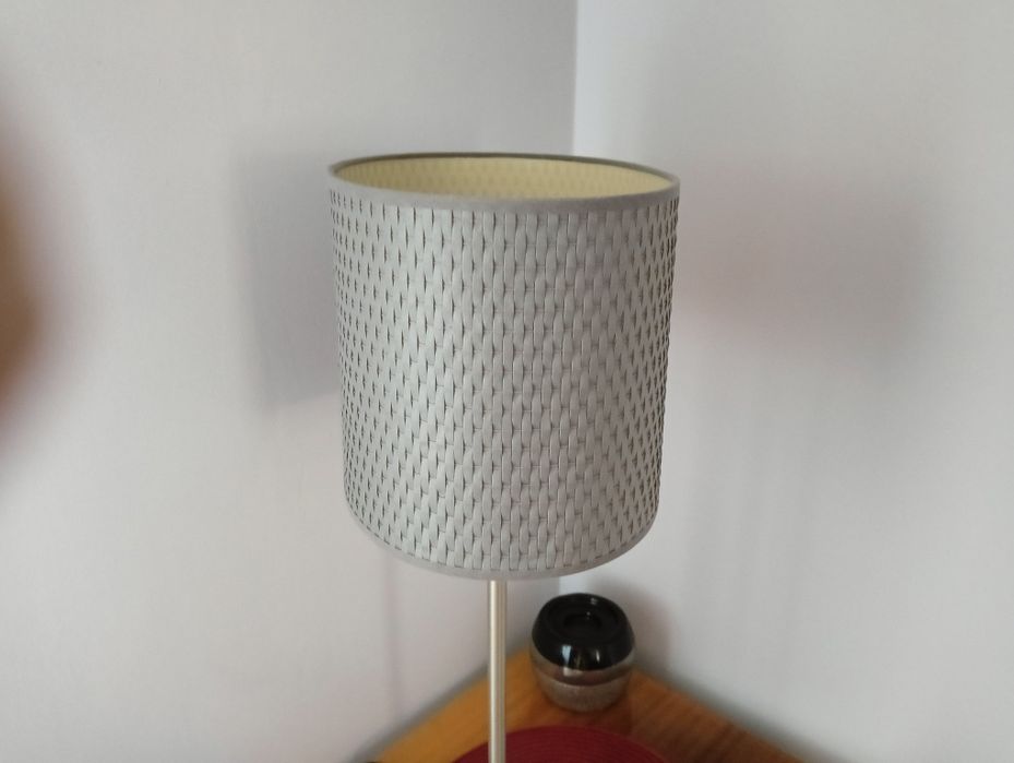 Szary abażur do lampy stojącej lub wiszącej