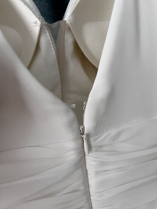 Suknia ślubna Gala Fliss miślinowa minimalistyczna