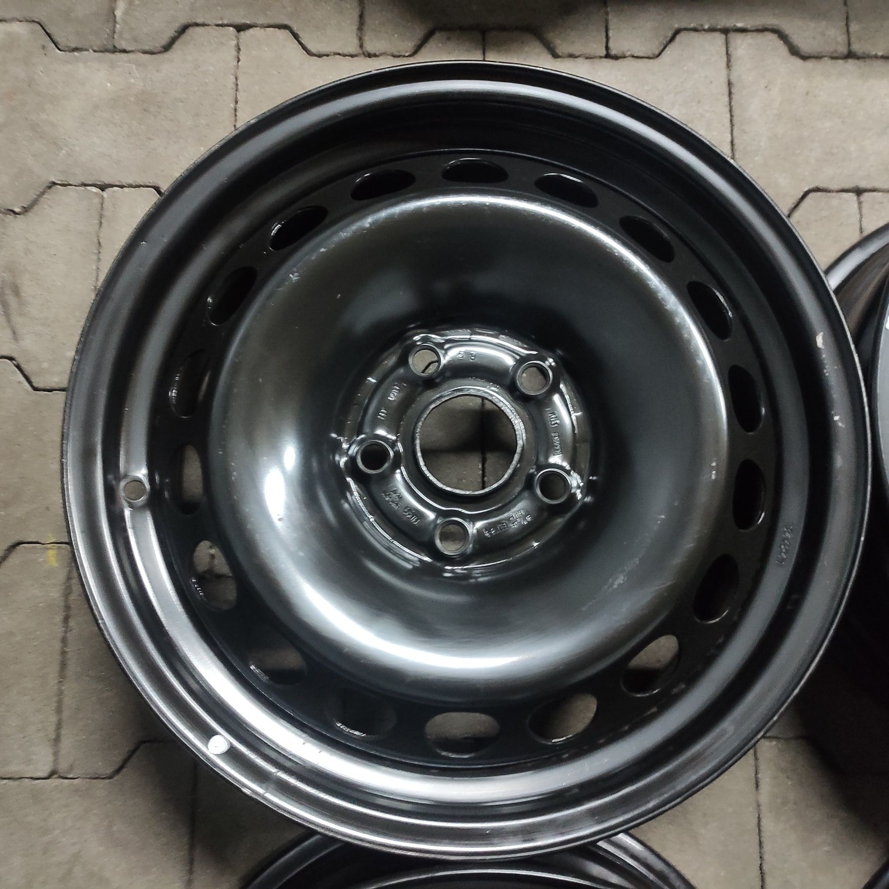 Oryginalne Felgi stalowe T-Rock Karoq Ateca Q2 6Jx16" ET43 5x112 Fs95