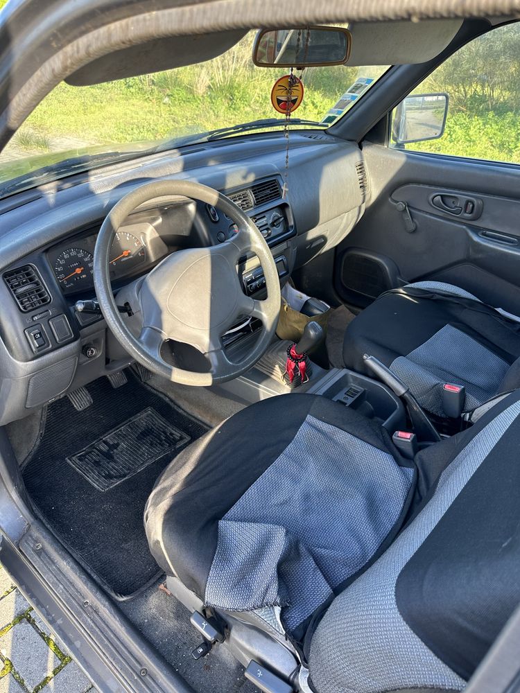 Mitsubishi L200 1 proprietario 121000 mil quilómetros