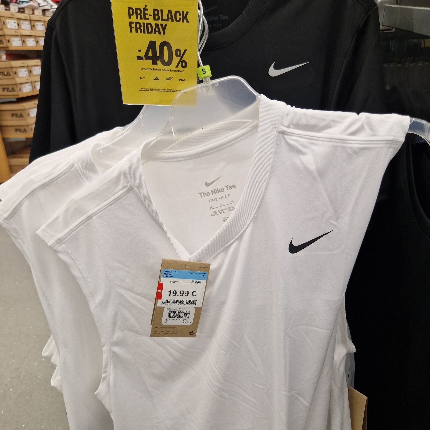 2 T-shirts sem manga novos xxl Nike
Apenas 7 eur pelo conjunto de dois
