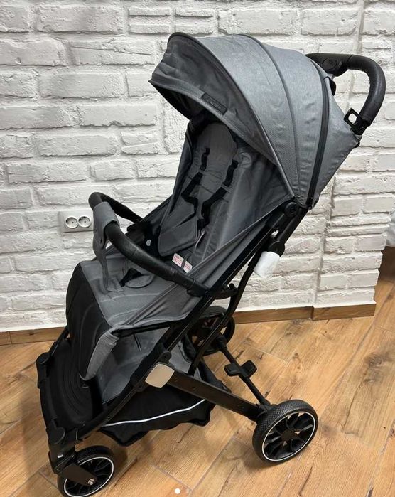 Прогулочная детская коляска bambi