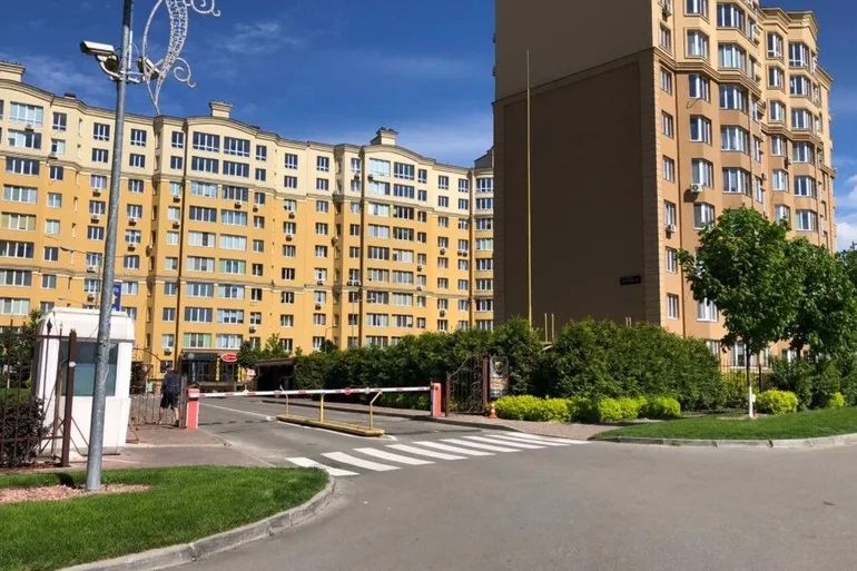 Затишна та тепла євродвушка квартира з меблями і технікою