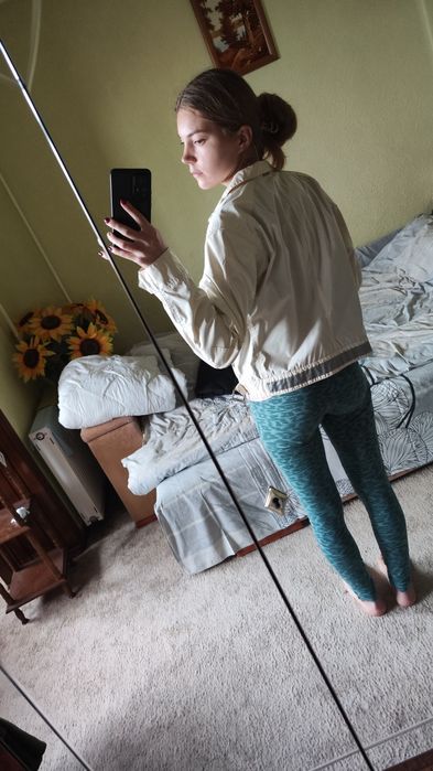 Жіноча осіння куртка