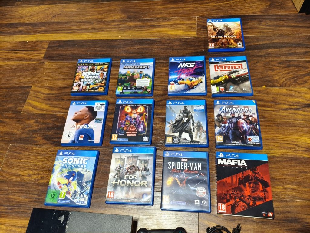 Konsola Ps4 z 13 grami