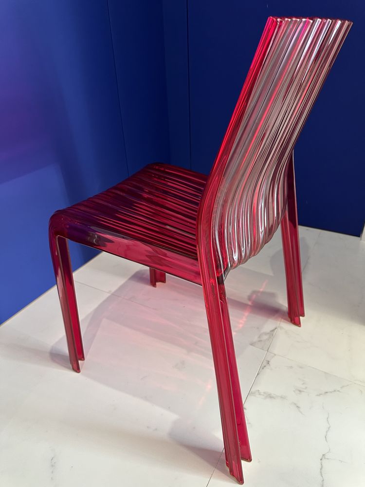 Plastikowe krzesło Kartell Frilly włoski design różowe malinowe