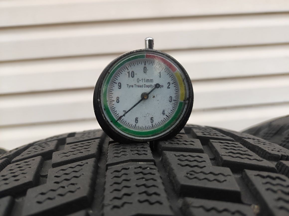215.55.18 komplet opon zimowych Hankook