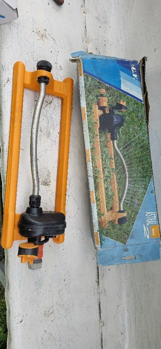 Zraszacz ogrodowy z 18 dysz