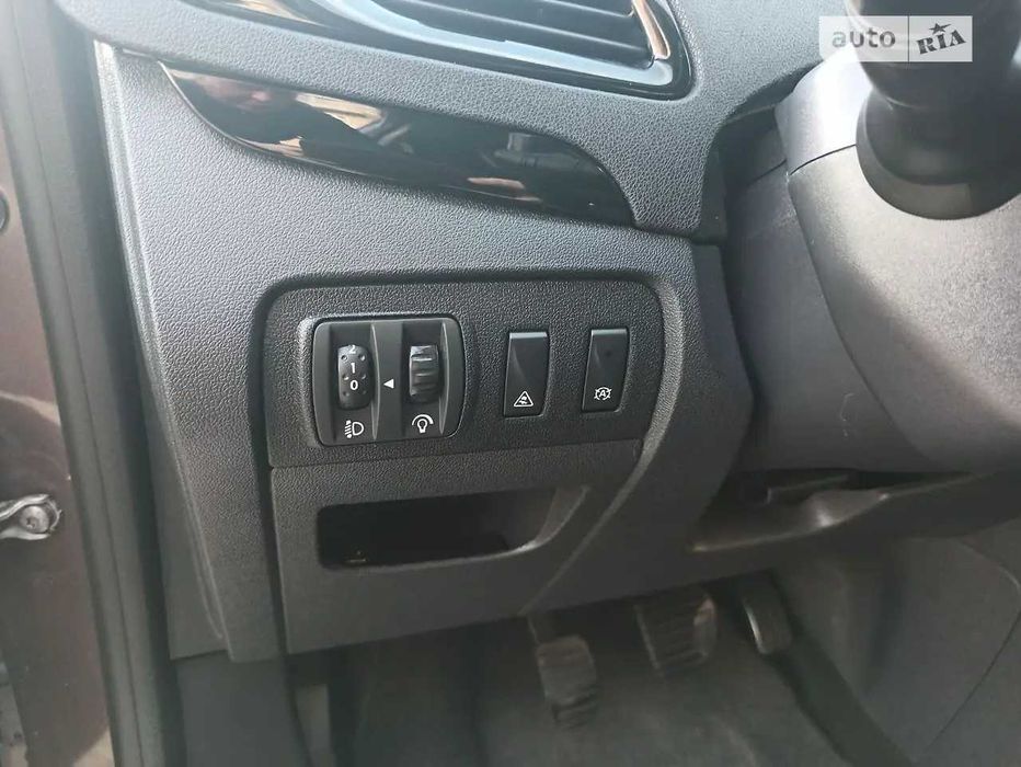 Продам Renault Scenic 2012 (BOSE комплектація)