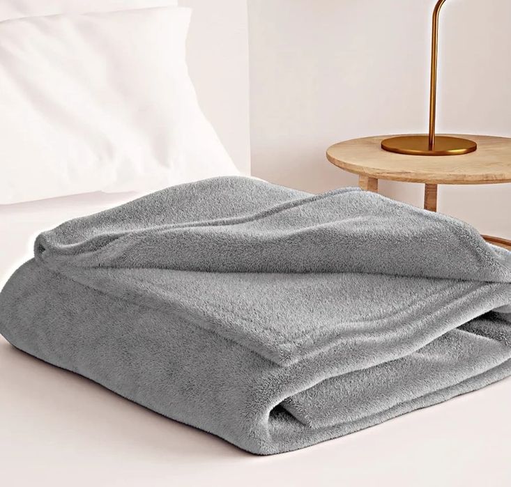 Przytulny koc na sofę, 150 x 200 cm, jasnoszary mikrofibra