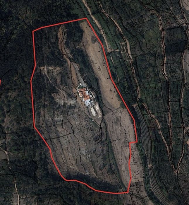 Herdade com 16 ha com moradia t5 -6nascentes e rio