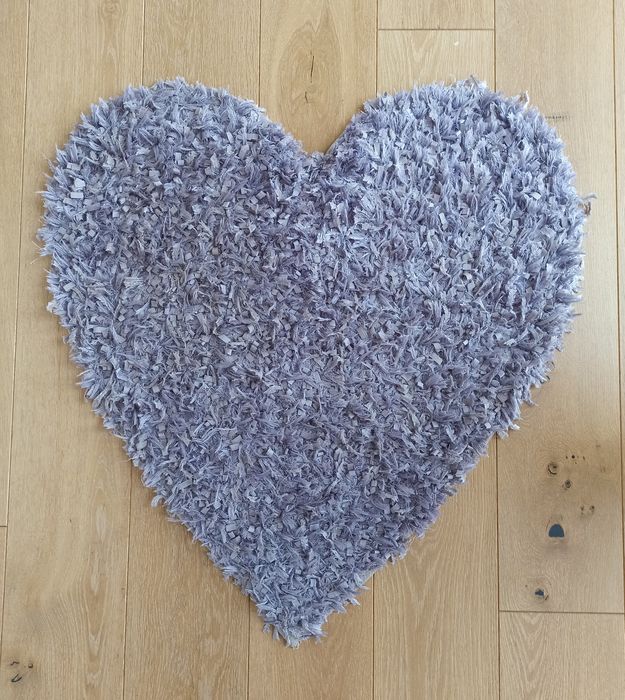 Dywan dywanik fioletowy w kształcie serca dla / do dziecka