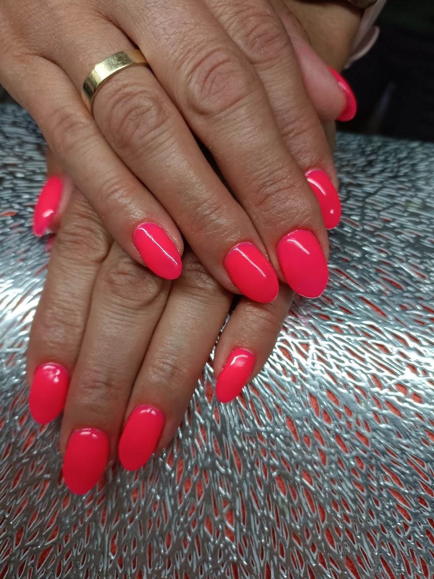 Paznokcie hybrydowe I przedłużanie żelowe. Manicure.tanio.