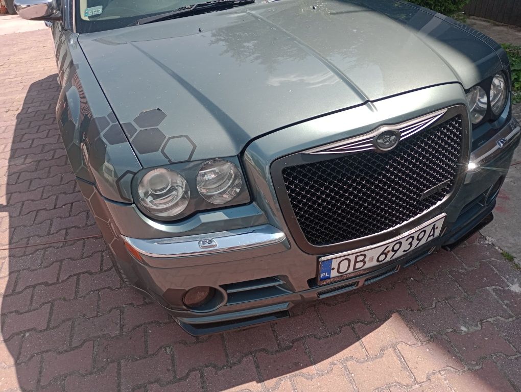 Chrysler 300C Anglik zarejestrowany