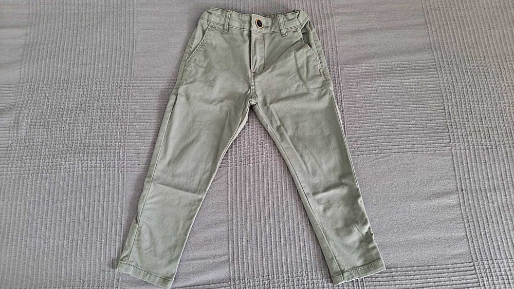 Calça chino cinzento esverdeado com bolso faca e elástico na cintura