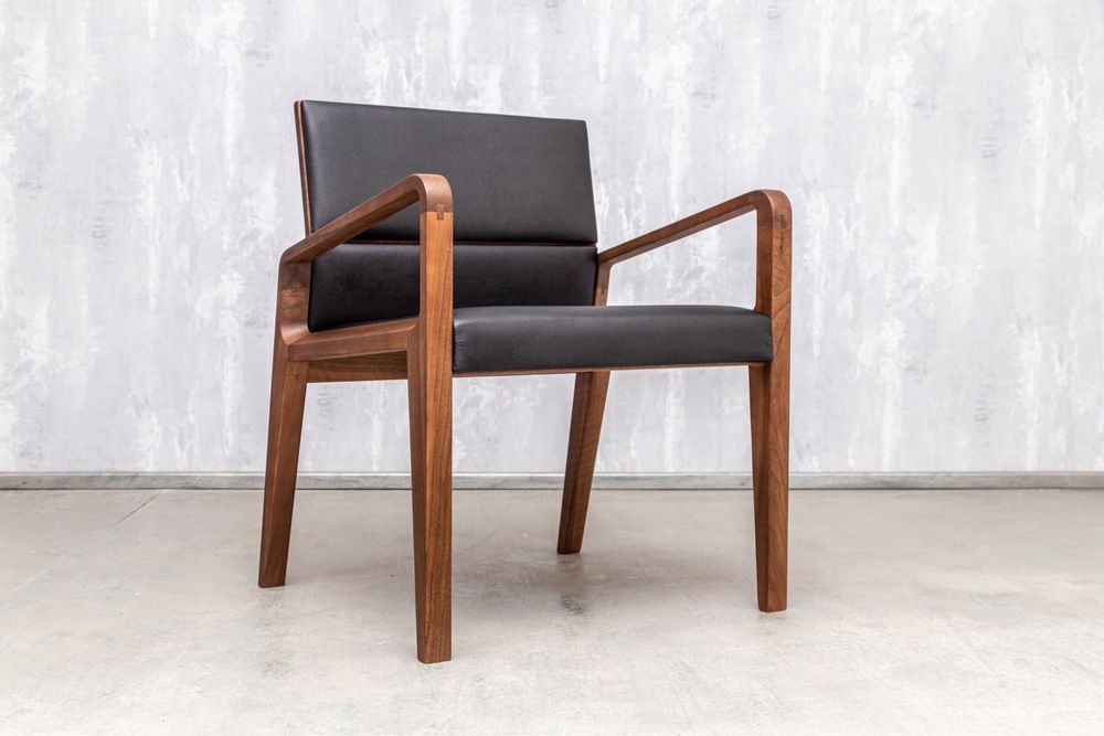 Стілці. Стільці з горіха. Меблі на замовлення. Кухня.