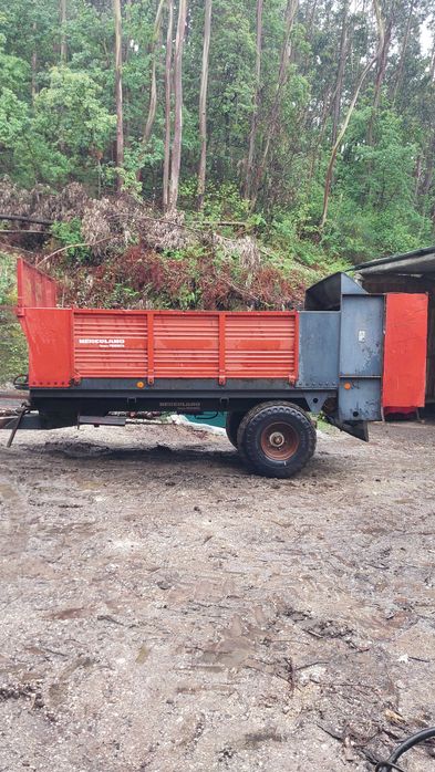 Reboque Espalhador de Estrume