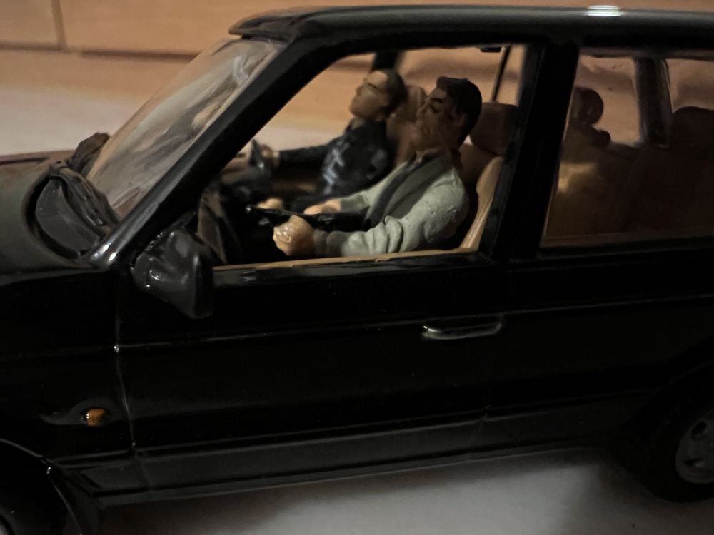 Range Rover 4.6 HSE do 007 1:43