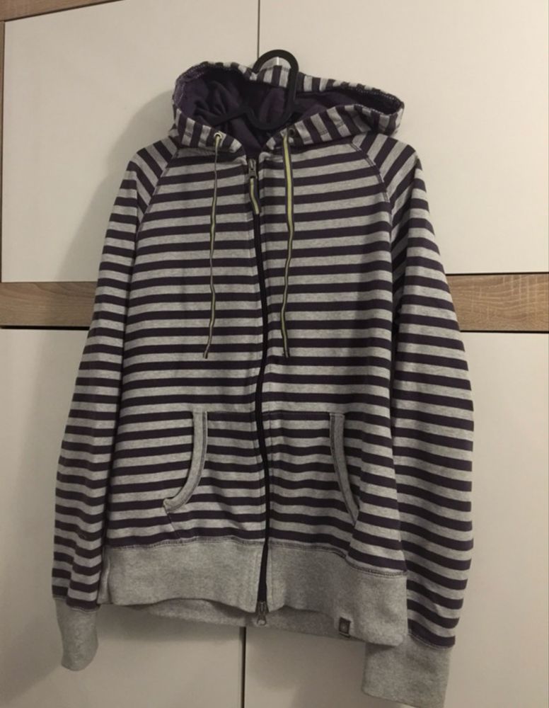 Bluza damska w pasku z kapturem na zamek 40