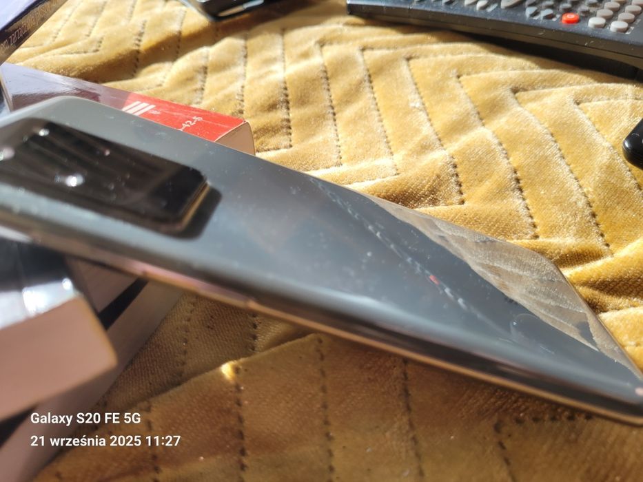 Samsung s20 ULTRA -100x ZOOM(premium- snapgragon-USA)-niewielka KROPKA