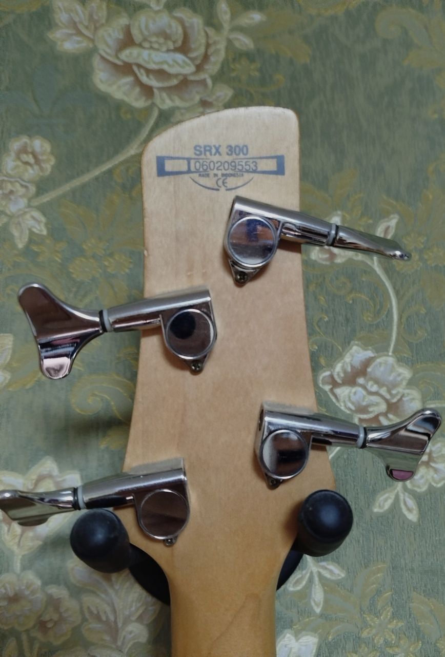 Бас гітара Ibanez SRX300