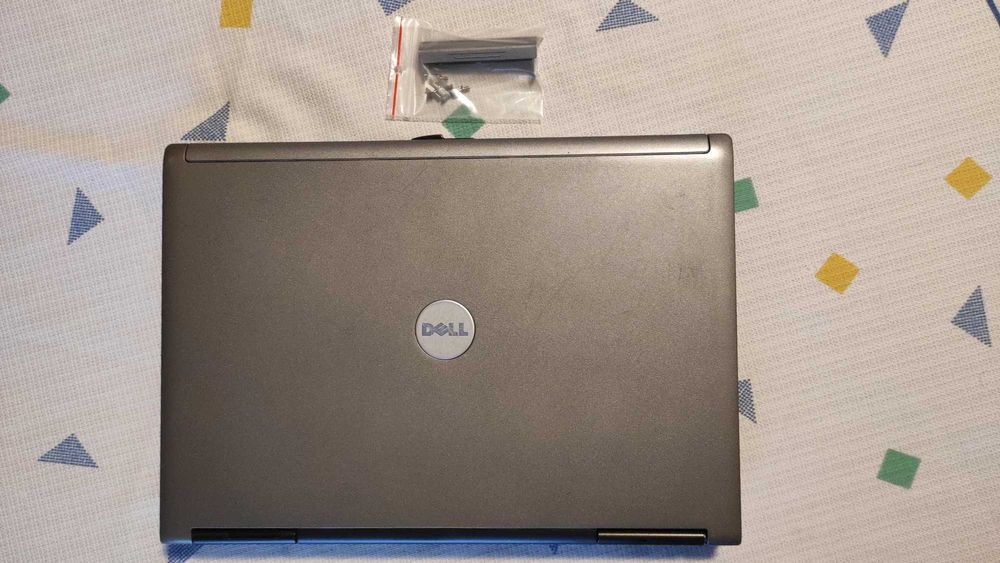 Dell Latitude D630 Kompletna obudowa, matryca itp. Stan bardzo dobry.