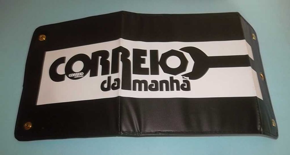 Capa plástica do Correio da Manhã, anos 80