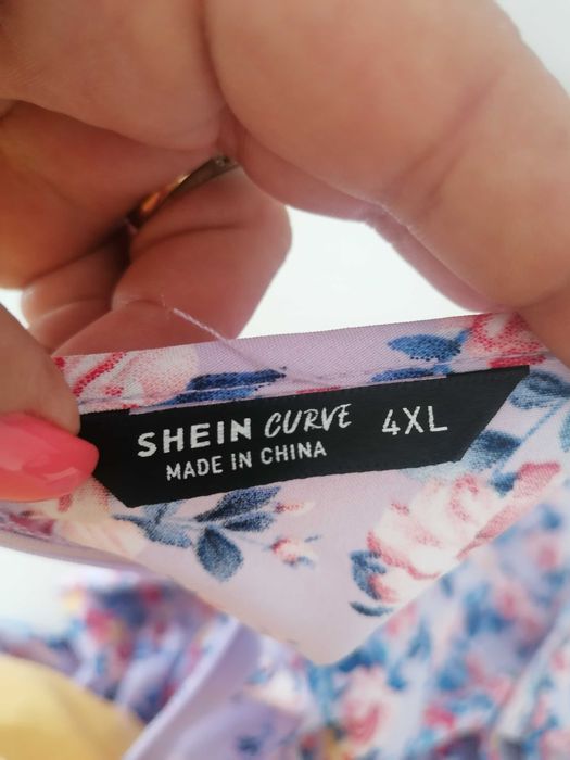 Macacão florido shein 4XL
