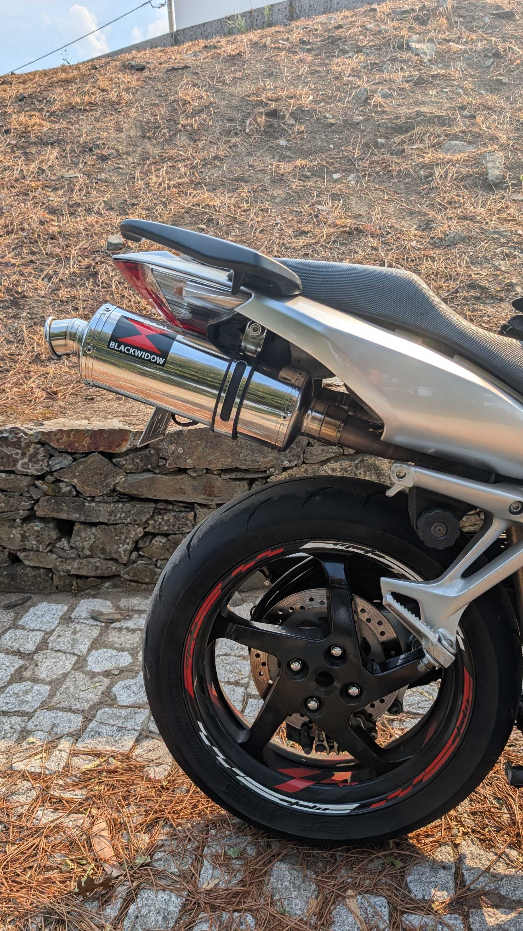 escapes Black Widow Honda VFR 800 VTEC 6a geracao