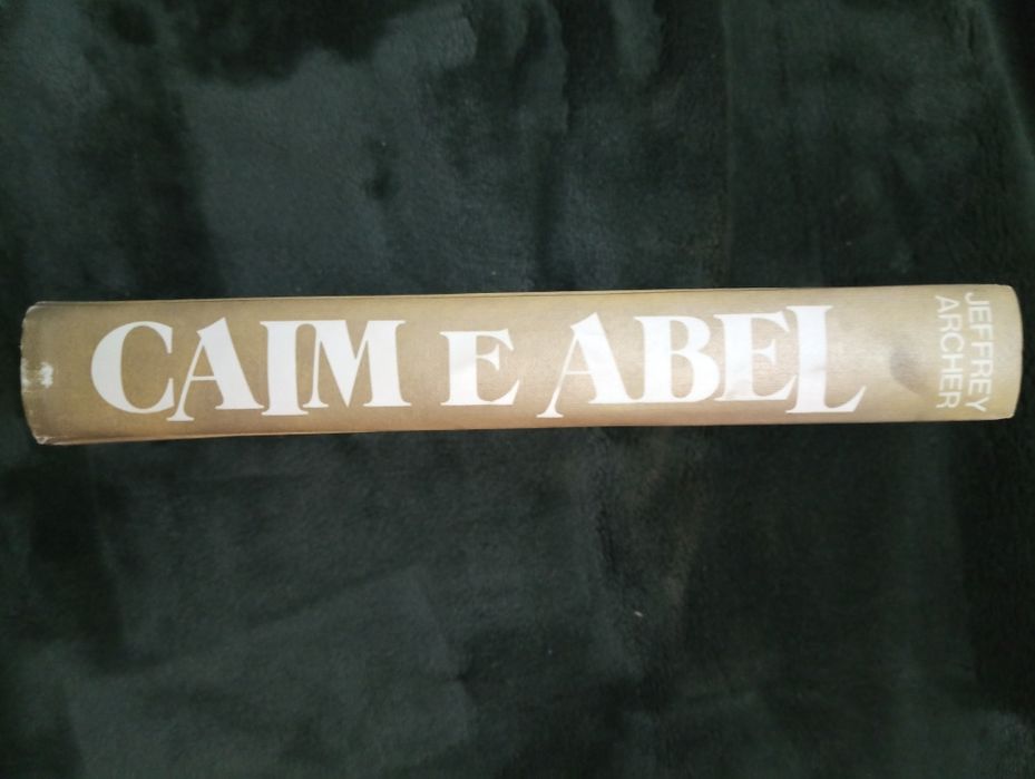 Caim e Abel	Jeffrey Archer	Círculo de Leitores