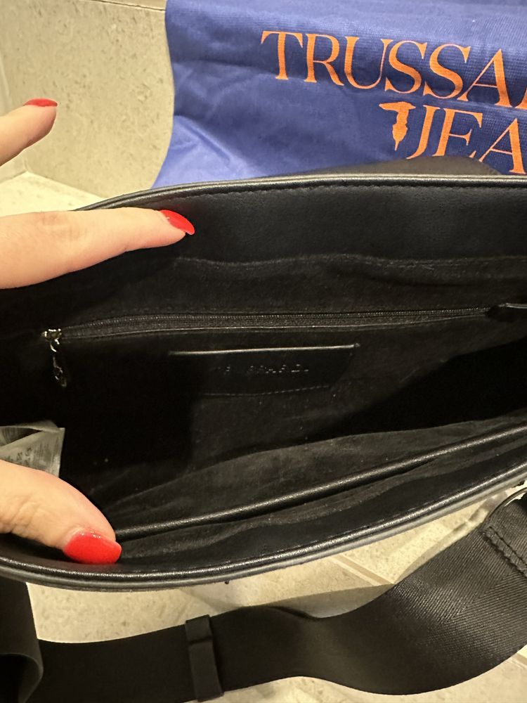 Сумка trussardi.