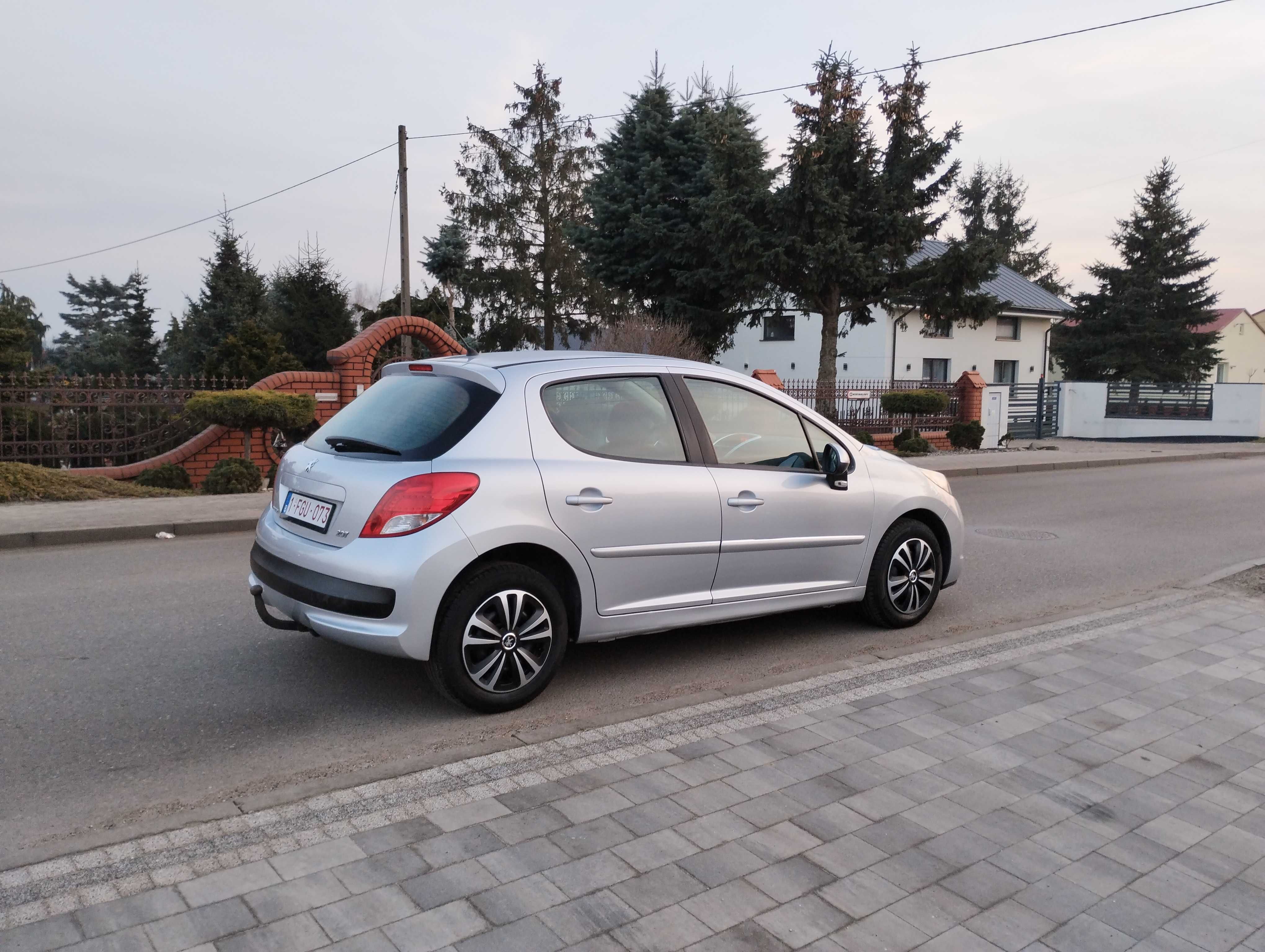 Peugeot 207 Lift 2013r 1.4 benzyna 73KM 148000km Klimatyzacja