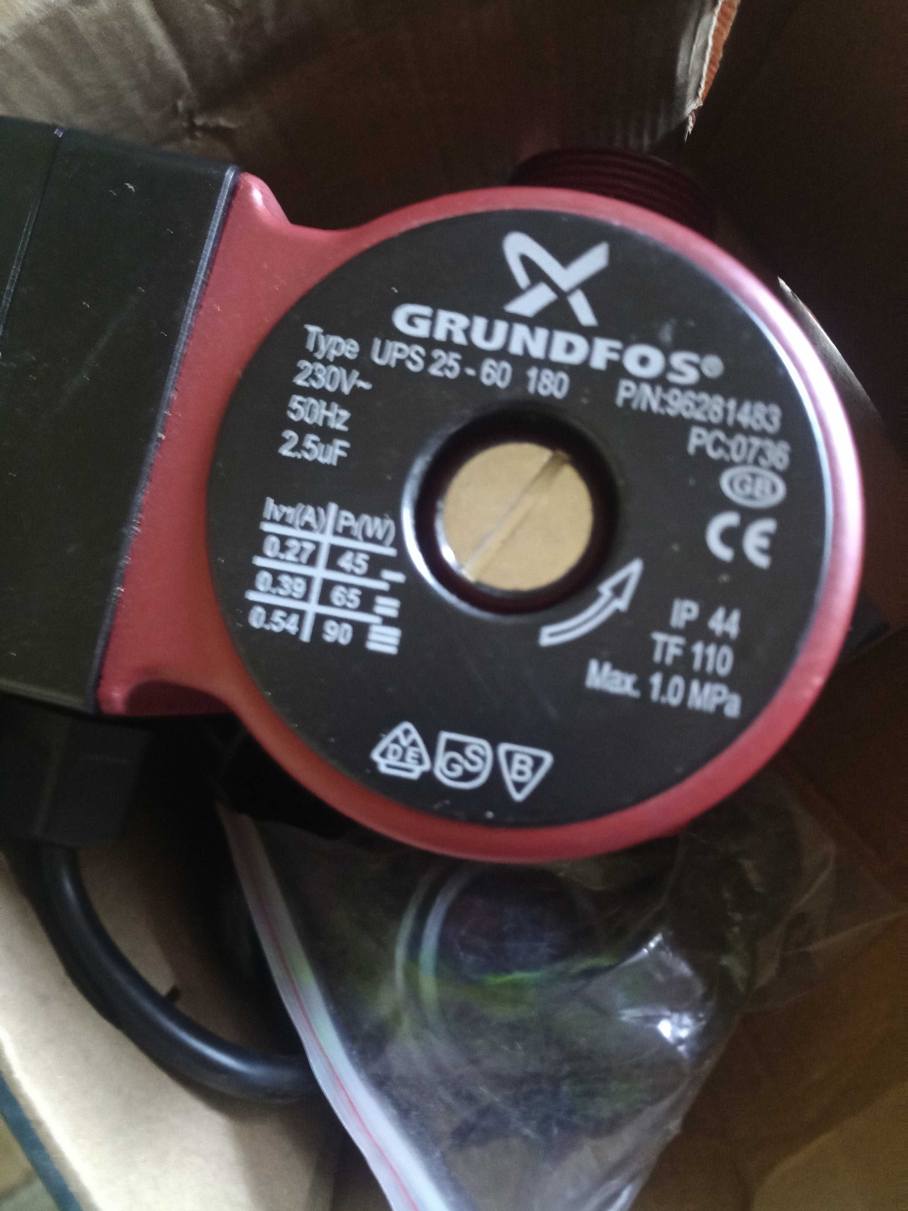 Продам насос Grundfos UPS 25-60 180