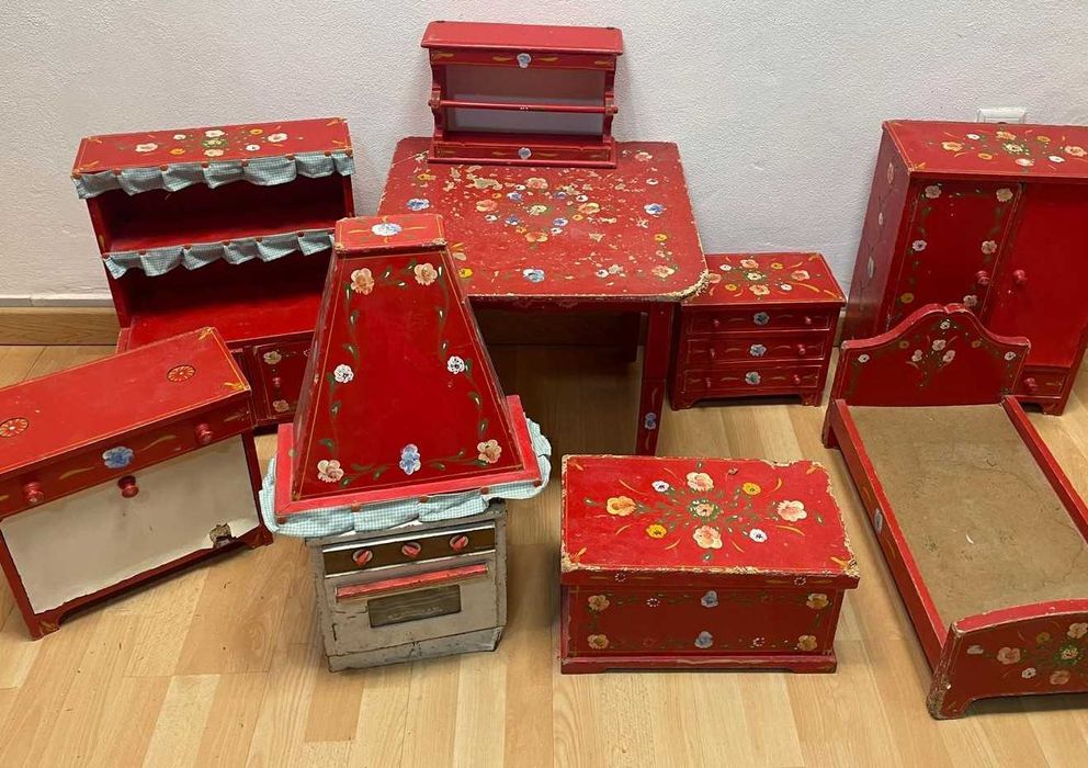 Moveis antigos, casa das bonecas, miniaturas