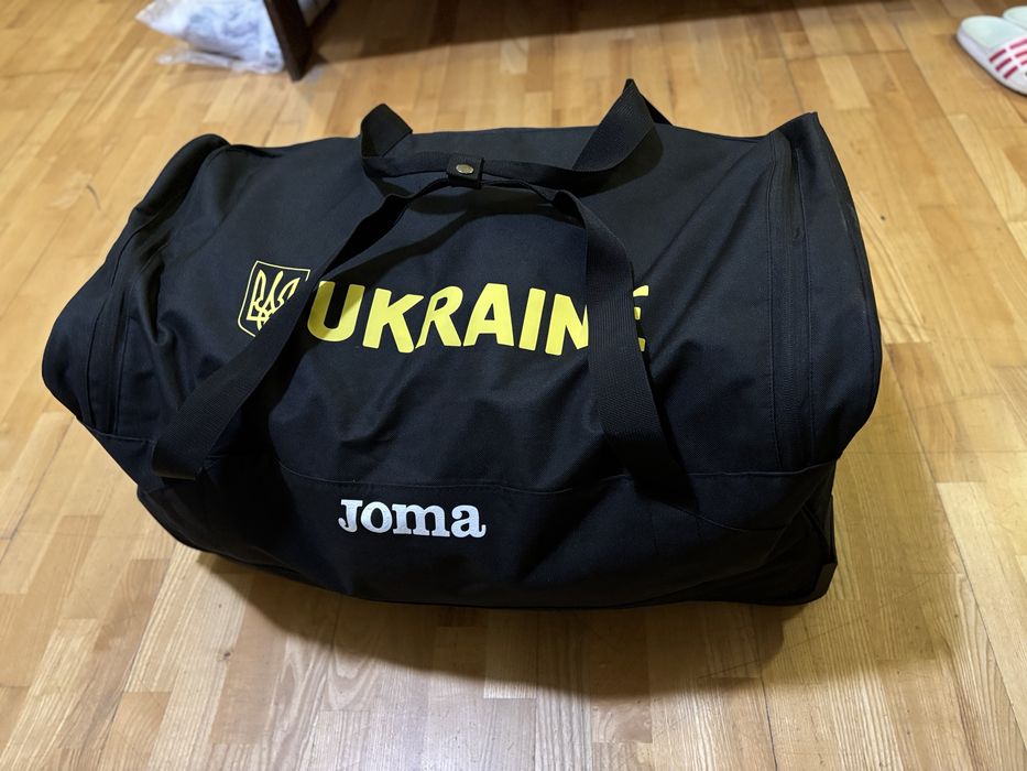 Дорожня сумка збірної команди, з написом Ukraine